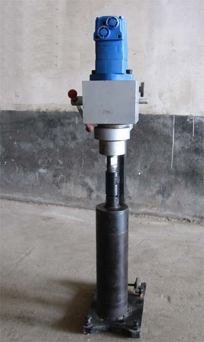 液壓工程鉆機(jī)(600型) 液壓工程鉆機(jī)(600型)